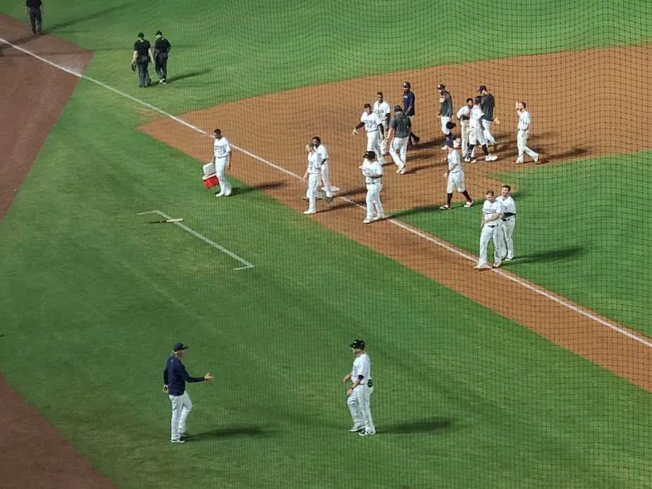 Express End Losing Streak, Top Dodgers 4-3 in 11.