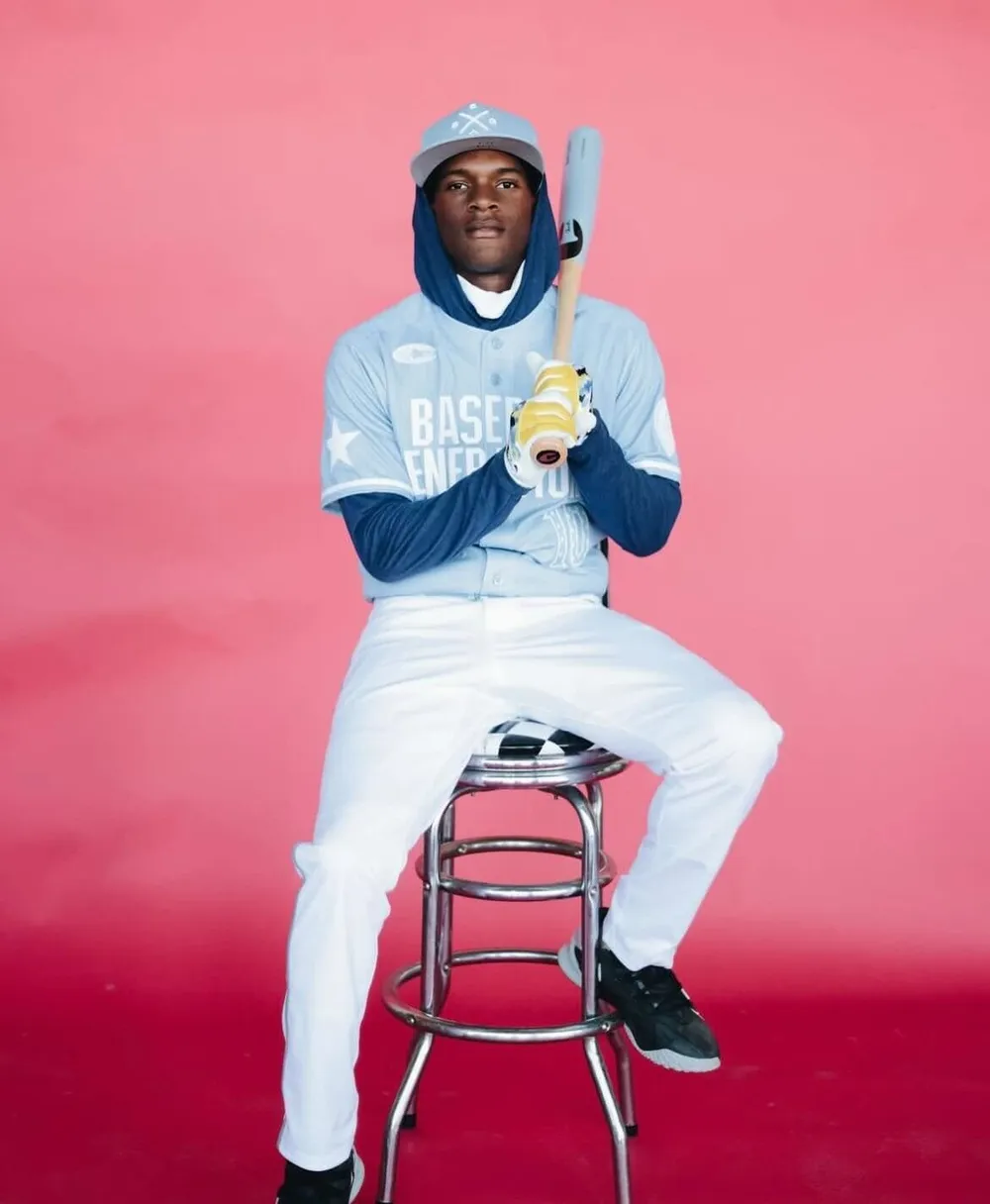 Texas Rangers Sign Bahamian CF Rashawn Pinder in International Signing Period