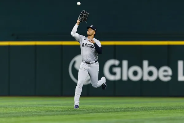 The Texas Rangers Should Sign Juan Soto