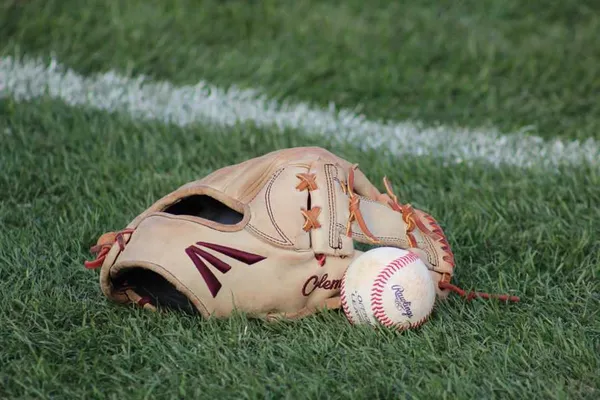 Texas Rangers draft Justin Foscue with First Round Draft